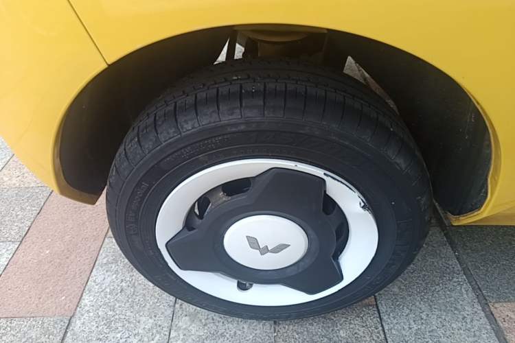 Used Wuling Hongguang MINIEV 2021 Macaron Fashion Edition Lithium-Ion Battery Right Rear Wheel Hub
