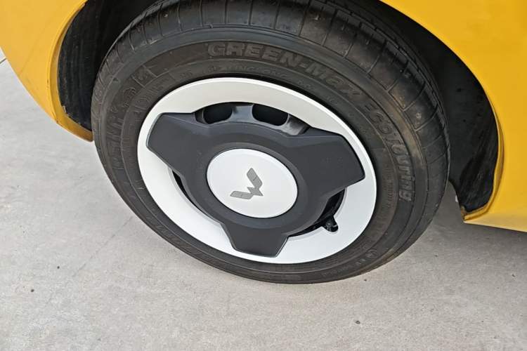 Used Wuling Hongguang MINIEV 2021 Macaron Premium Model – Lithium Iron Phosphate Right Rear Wheel Hub