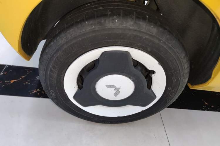 Used Wuling Hongguang MINIEV 2021 Macaron Premium Model – Lithium Iron Phosphate Right Rear Wheel Hub