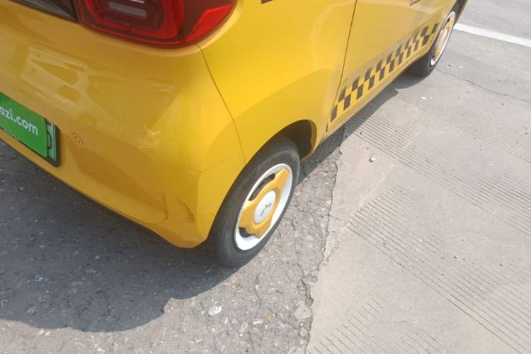 Used Wuling Hongguang MINIEV 2021 Macaron Premium Model – Lithium-NMC Right Rear Wheel Hub