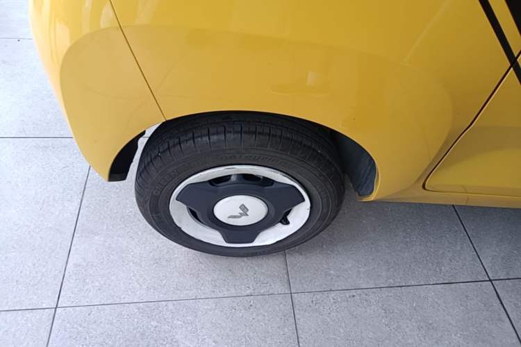 Used Wuling Hongguang MINIEV 2021 Macaron Premium Model – Lithium Iron Phosphate Right Rear Wheel Hub