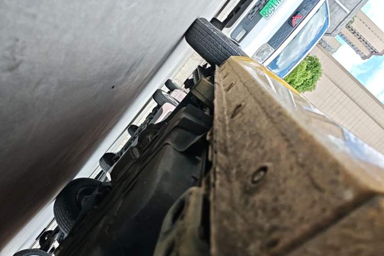 Used Wuling Hongguang MINIEV 2021 Macaron Premium Model – Lithium-NMC Right Side Sill