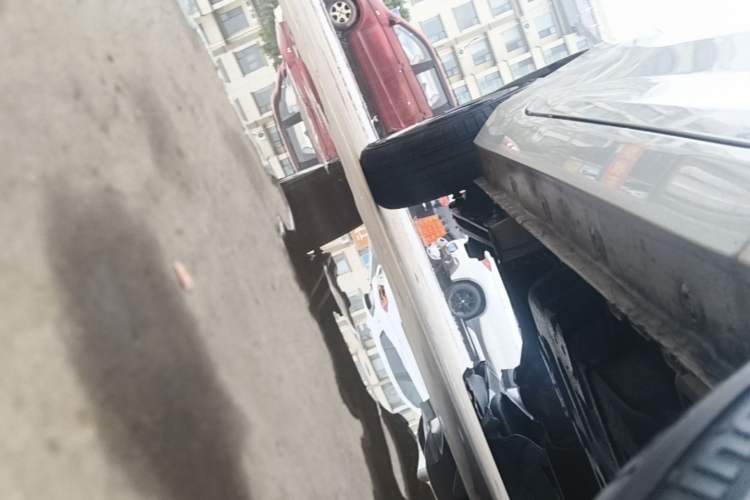 Used Wuling Hongguang MINIEV 2021 Macaron Sandwich Model 120 km Lithium NMC Right Side Sill