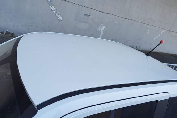 Used Wuling Hongguang MINIEV 2021 Macaron Sandwich Model 120 km Lithium Iron Phosphate Roof