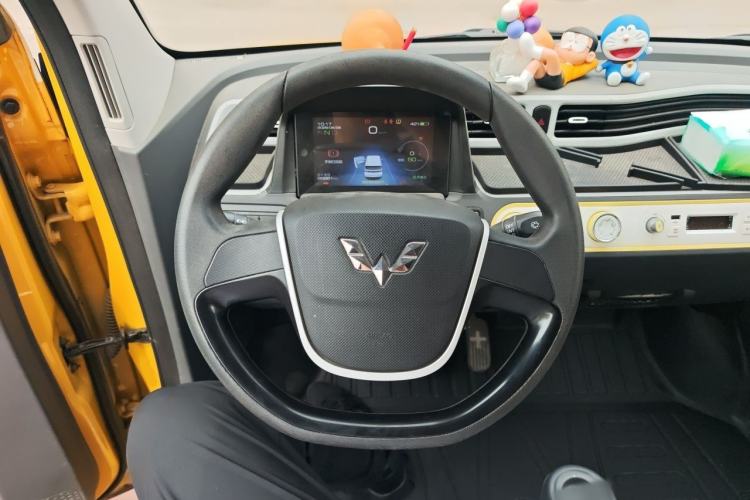 Used Wuling Hongguang MINIEV 2021 Macaron Fashion Edition Lithium-Ion Battery Steering Wheel