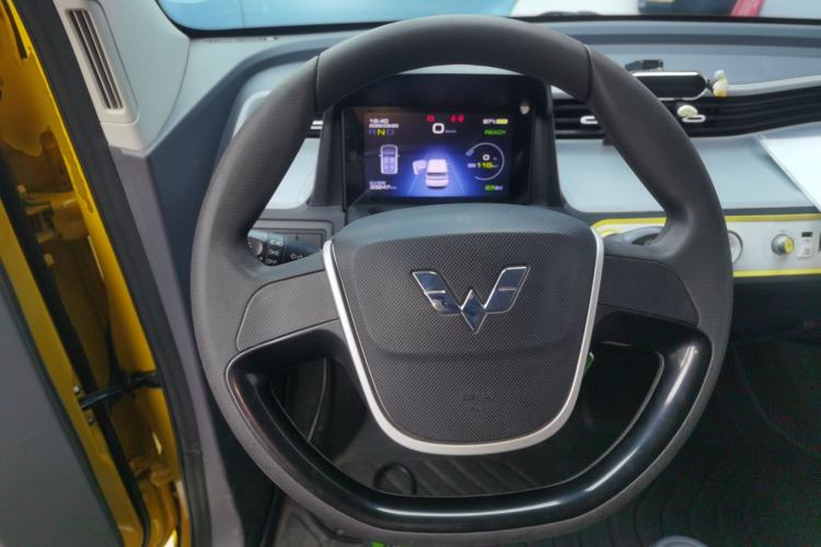 Used Wuling Hongguang MINIEV 2021 Macaron Fashion Edition Lithium-Ion Battery Steering Wheel