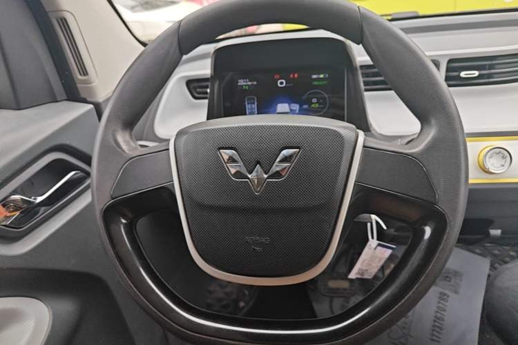 Used Wuling Hongguang MINIEV 2021 Macaron Fashion Edition Lithium-Ion Battery Steering Wheel