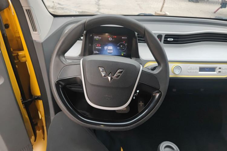 Used Wuling Hongguang MINIEV 2021 Macaron Premium Model – Lithium-NMC Steering Wheel