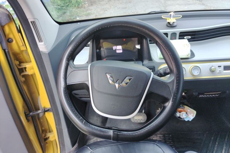 Used Wuling Hongguang MINIEV 2021 Macaron Premium Model – Lithium Iron Phosphate Steering Wheel
