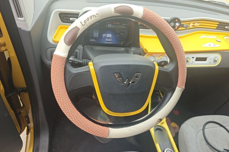Used Wuling Hongguang MINIEV 2021 Macaron Fashion Edition Lithium-Ion Battery Steering Wheel