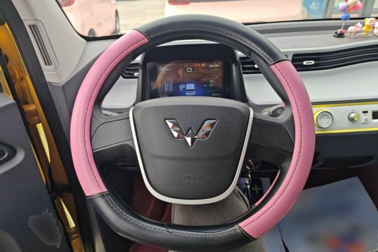 Used Wuling Hongguang MINIEV 2021 Macaron Fashion Model Lithium Iron Phosphate Steering Wheel