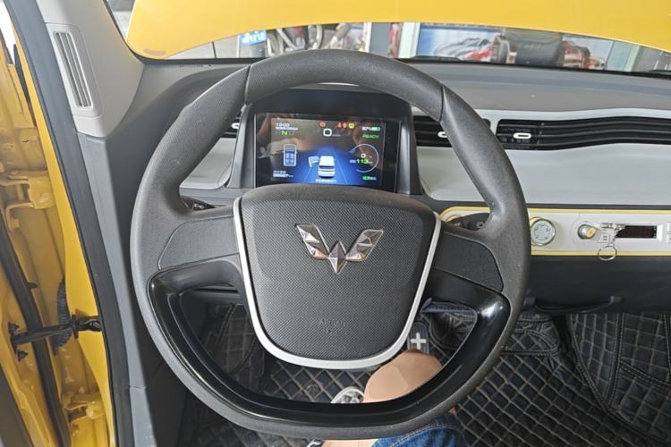 Used Wuling Hongguang MINIEV 2021 Macaron Premium Model – Lithium Iron Phosphate Steering Wheel