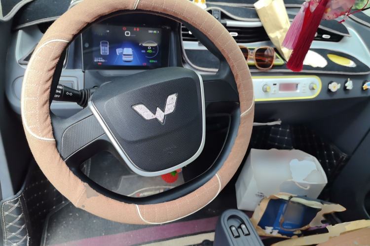 Used Wuling Hongguang MINIEV 2021 Macaron Fashion Model Lithium Iron Phosphate Steering Wheel