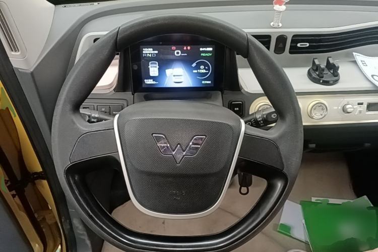 Used Wuling Hongguang MINIEV 2021 Macaron Premium Model – Lithium Iron Phosphate Steering Wheel