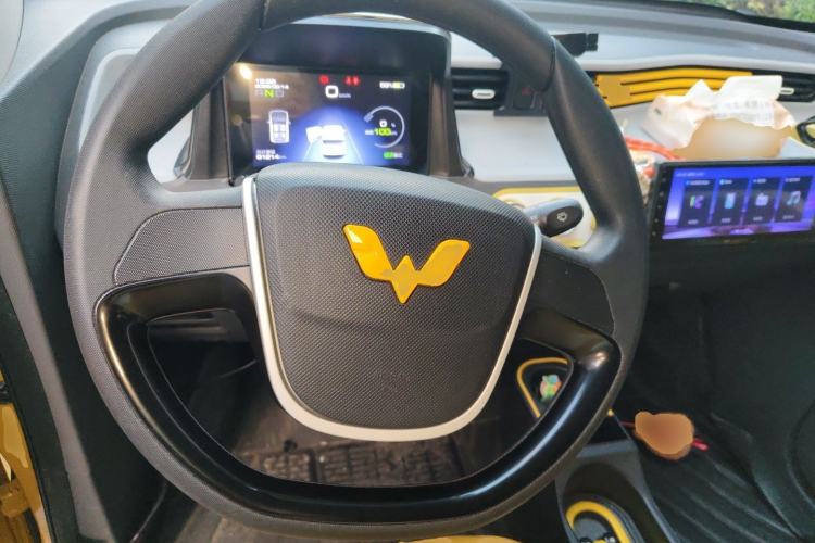Used Wuling Hongguang MINIEV 2021 Macaron Premium Model – Lithium-NMC Steering Wheel