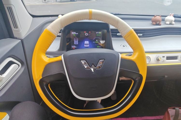 Used Wuling Hongguang MINIEV 2021 Macaron Premium Model – Lithium-NMC Steering Wheel