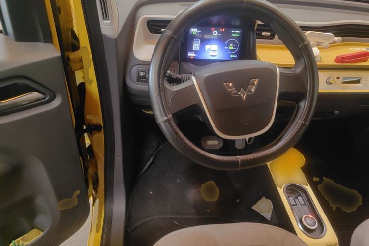 Used Wuling Hongguang MINIEV 2021 Macaron Premium Model – Lithium Iron Phosphate Steering Wheel