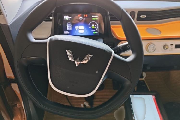 Used Wuling Hongguang MINIEV 2021 Macaron Fashion Edition Lithium-Ion Battery Steering Wheel