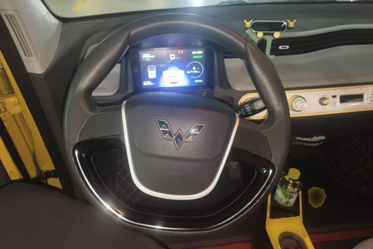 Used Wuling Hongguang MINIEV 2021 Macaron Premium Model – Lithium-NMC Steering Wheel