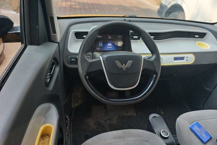 Used Wuling Hongguang MINIEV 2021 Macaron Sandwich Model 170 km Lithium Iron Phosphate Steering Wheel