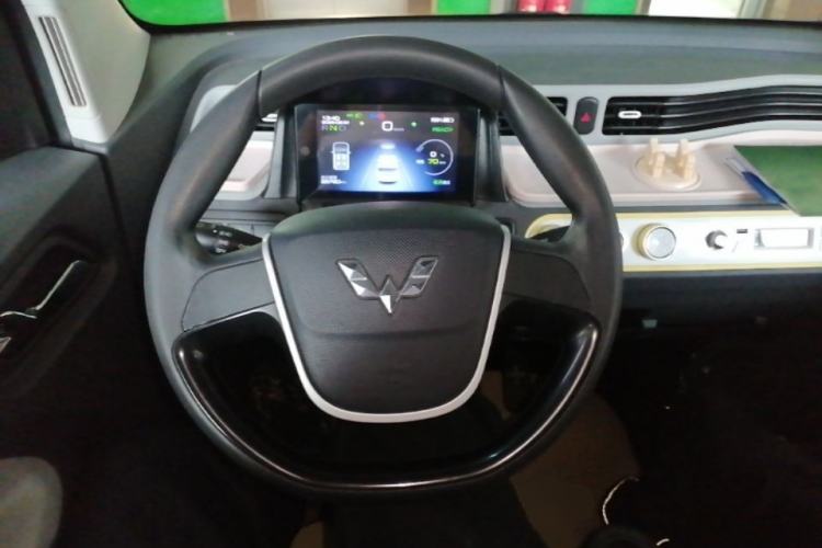 Used Wuling Hongguang MINIEV 2021 Macaron Fashion Edition Lithium-Ion Battery Steering Wheel