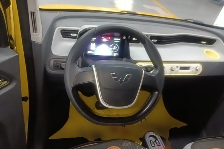 Used Wuling Hongguang MINIEV 2021 Macaron Fashion Edition Lithium-Ion Battery Steering Wheel