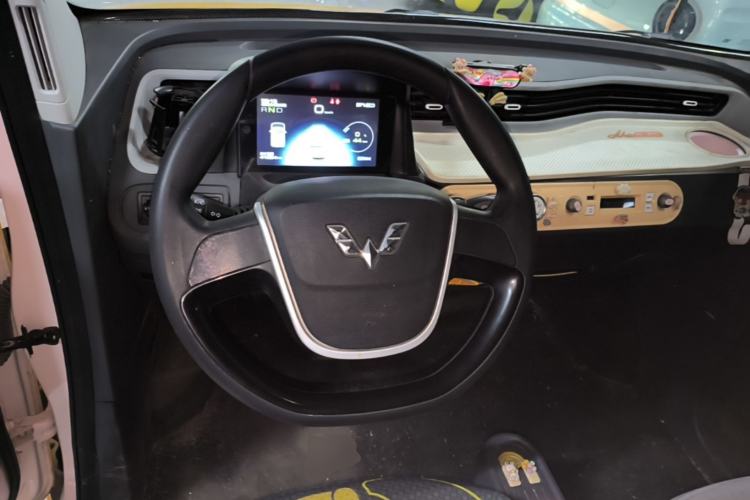 Used Wuling Hongguang MINIEV 2021 Macaron Fashion Model Lithium Iron Phosphate Steering Wheel