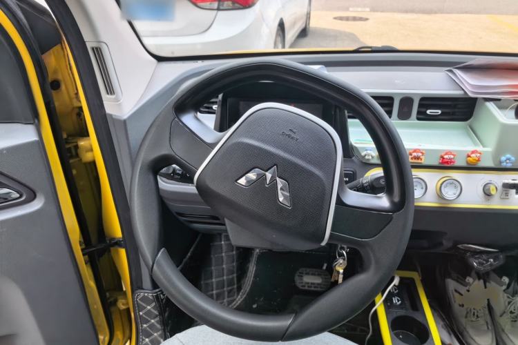 Used Wuling Hongguang MINIEV 2021 Macaron Fashion Edition Lithium-Ion Battery Steering Wheel