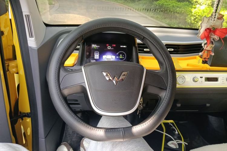Used Wuling Hongguang MINIEV 2021 Macaron Premium Model – Lithium-NMC Steering Wheel
