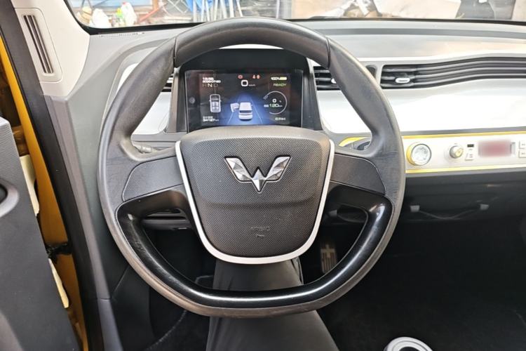 Used Wuling Hongguang MINIEV 2021 Macaron Fashion Model Lithium Iron Phosphate Steering Wheel