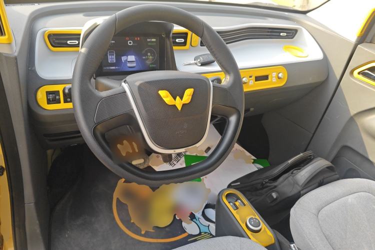 Used Wuling Hongguang MINIEV 2021 Macaron Fashion Model Lithium Iron Phosphate Steering Wheel