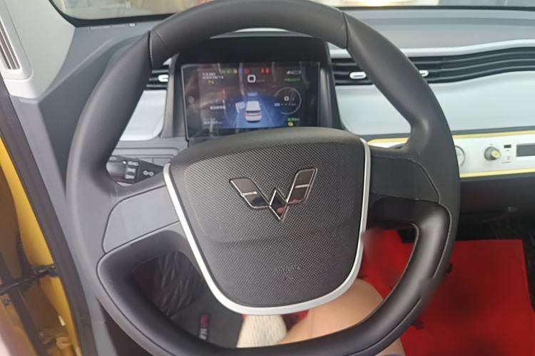 Used Wuling Hongguang MINIEV 2021 Macaron Fashion Edition Lithium-Ion Battery Steering Wheel