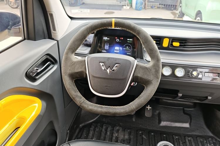 Used Wuling Hongguang MINIEV 2021 Macaron Premium Model – Lithium Iron Phosphate Steering Wheel