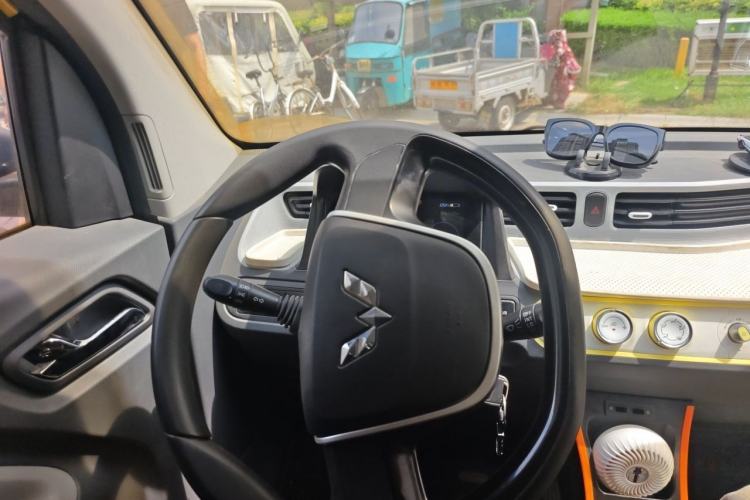 Used Wuling Hongguang MINIEV 2021 Macaron Sandwich Model 170 km Lithium Ternary Steering Wheel