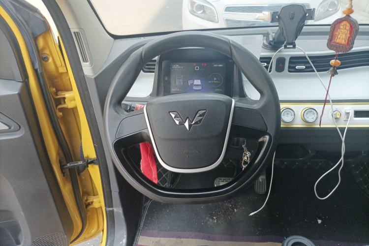 Used Wuling Hongguang MINIEV 2021 Macaron Premium Model – Lithium Iron Phosphate Steering Wheel