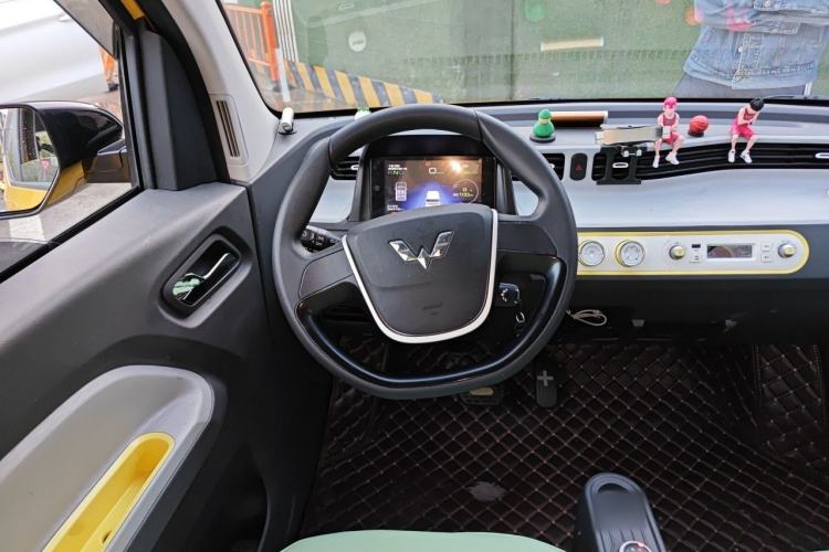 Used Wuling Hongguang MINIEV 2021 Macaron Premium Model – Lithium-NMC Steering Wheel