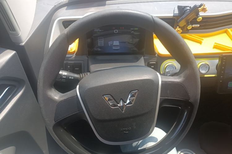 Used Wuling Hongguang MINIEV 2021 Macaron Premium Model – Lithium-NMC Steering Wheel