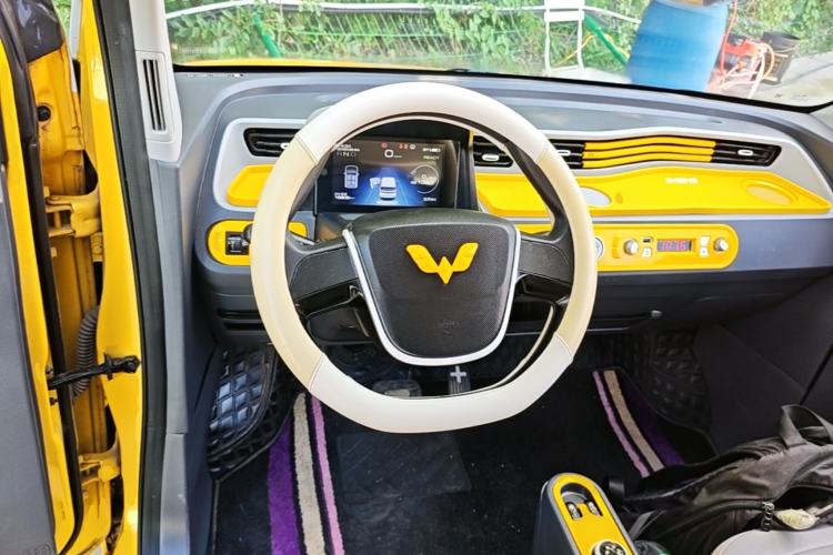 Used Wuling Hongguang MINIEV 2021 Macaron Premium Model – Lithium-NMC Steering Wheel