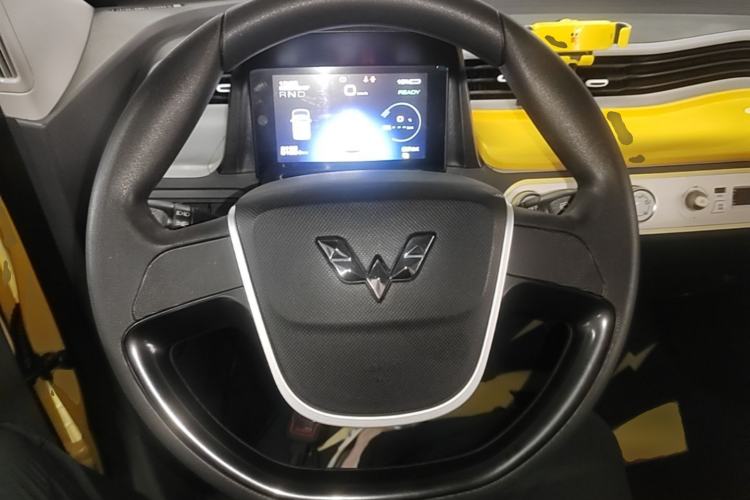 Used Wuling Hongguang MINIEV 2021 Macaron Fashion Model Lithium Iron Phosphate Steering Wheel