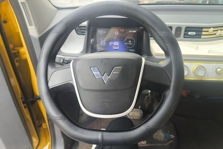 Used Wuling Hongguang MINIEV 2021 Macaron Fashion Model Lithium Iron Phosphate Steering Wheel