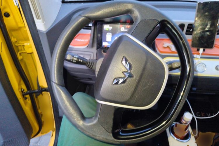 Used Wuling Hongguang MINIEV 2021 Macaron Premium Model – Lithium-NMC Steering Wheel