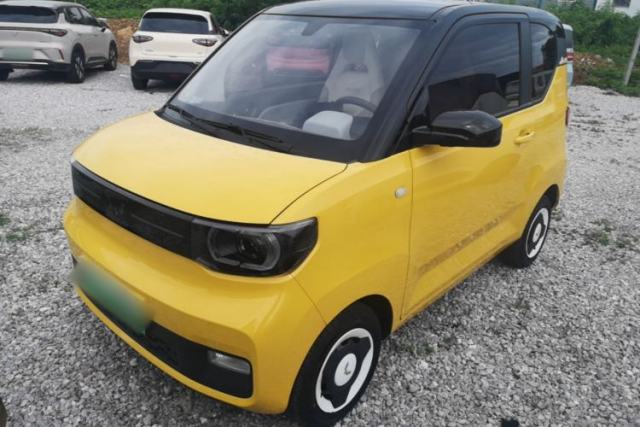 Ojetý Wuling Hongguang MINIEV 2021 Macaron Premium Model – Lithium Iron Phosphate