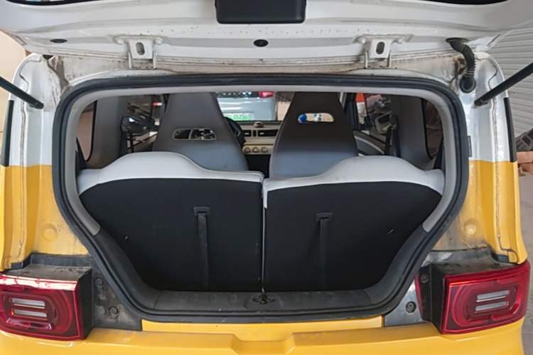 Used Wuling Hongguang MINIEV 2021 Macaron Fashion Edition Lithium-Ion Battery Trunk