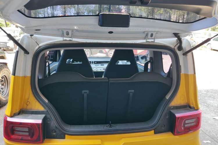 Used Wuling Hongguang MINIEV 2021 Macaron Premium Model – Lithium Iron Phosphate Trunk