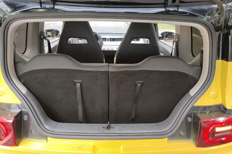 Used Wuling Hongguang MINIEV 2021 Macaron Premium Model – Lithium Iron Phosphate Trunk