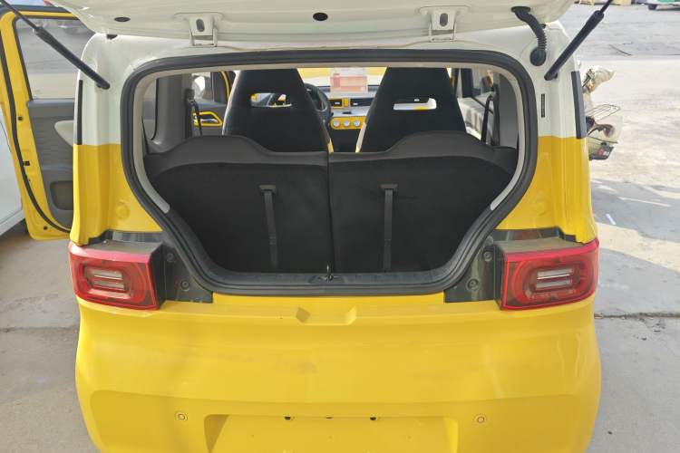 Used Wuling Hongguang MINIEV 2021 Macaron Fashion Model Lithium Iron Phosphate Trunk