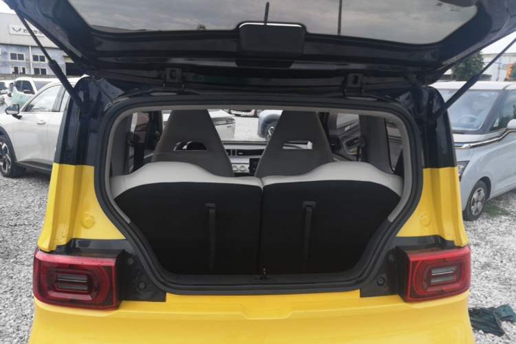 Used Wuling Hongguang MINIEV 2021 Macaron Premium Model – Lithium Iron Phosphate Trunk