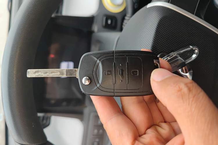Used Wuling Hongguang MINIEV 2021 Macaron Premium Model – Lithium-NMC Vehicle Key