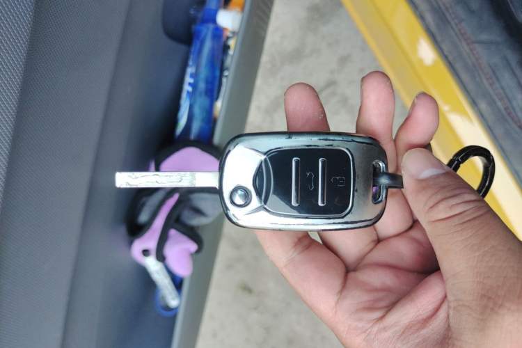 Used Wuling Hongguang MINIEV 2021 Macaron Premium Model – Lithium Iron Phosphate Vehicle Key