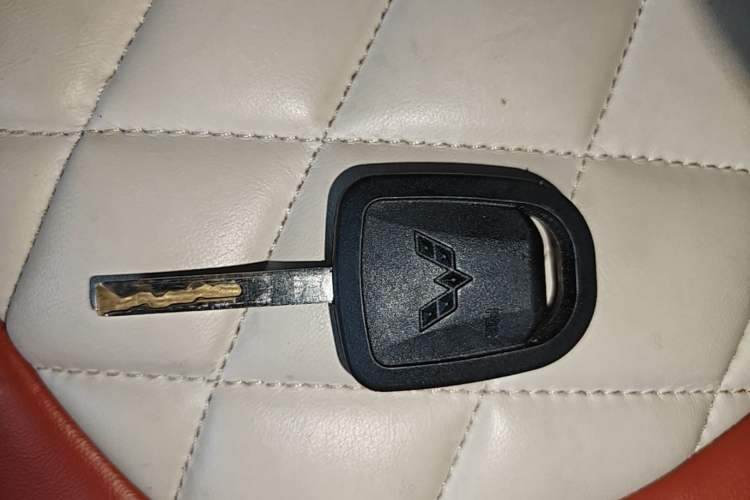 Used Wuling Hongguang MINIEV 2021 Macaron Premium Model – Lithium Iron Phosphate Vehicle Key